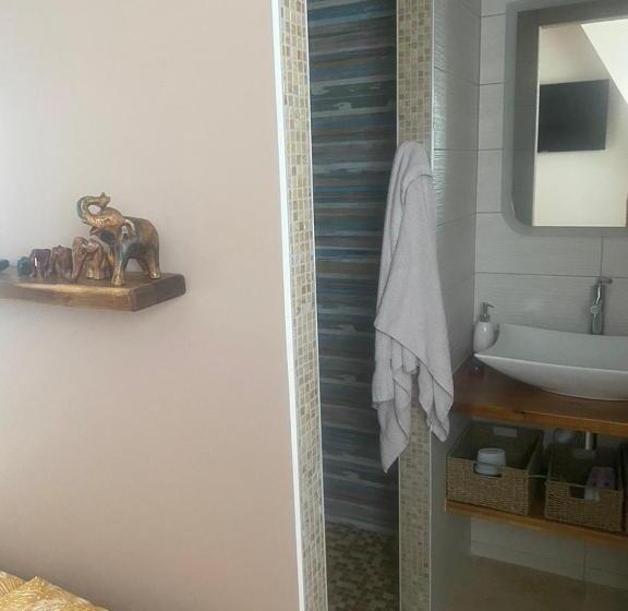 ベッドアンドブレックファースト Les Trois Filles