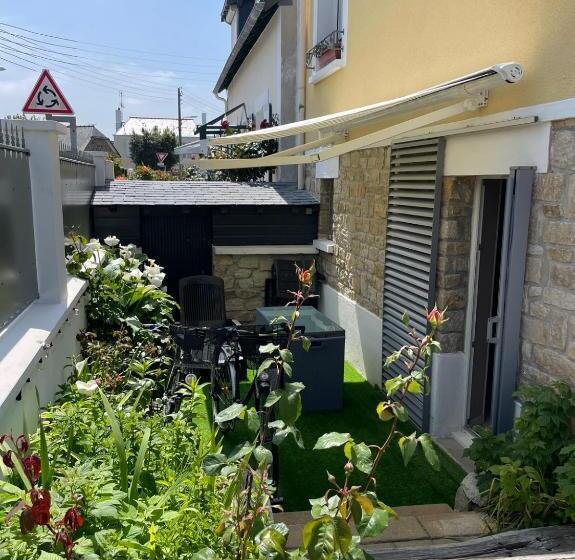 تختخواب و صبحانه Studio 3 Mn De La Plage Terrasse Vélos Proche De La Ville Fortifiée