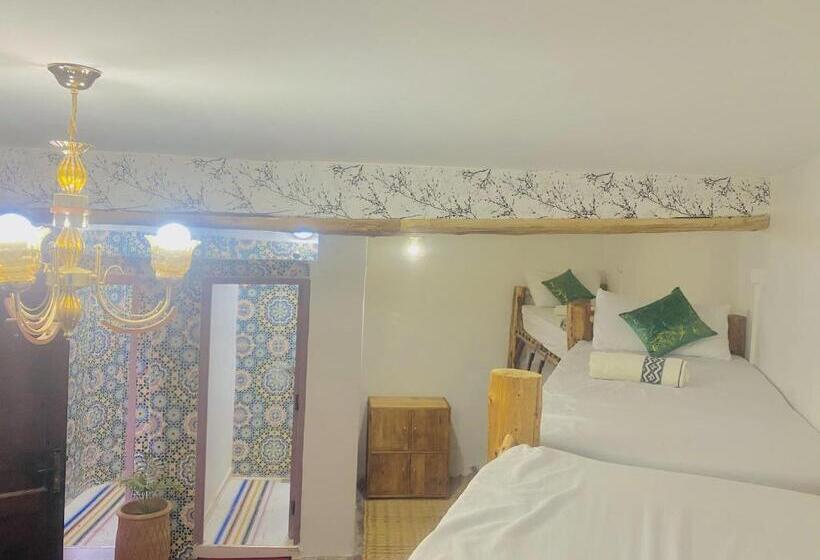 مبيت وإفطار Tizaou Guest House