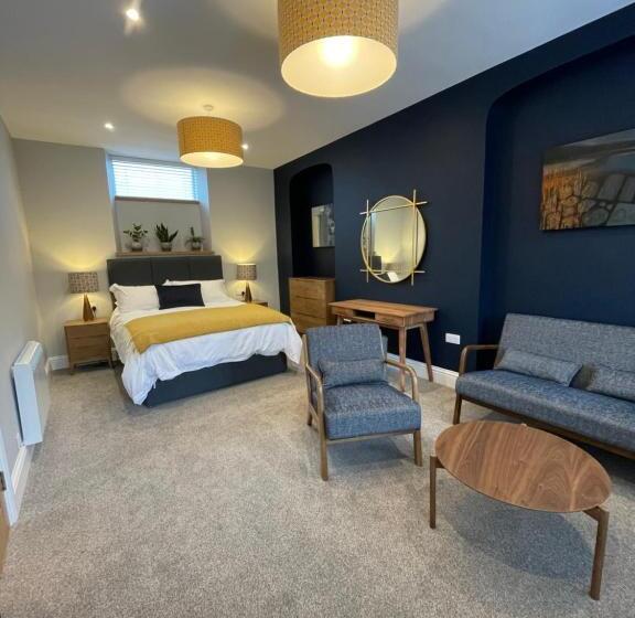 فندق Rooms At Allium