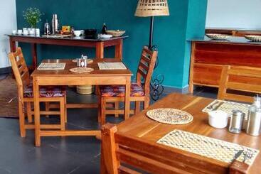 هتل Matumaini Guest House