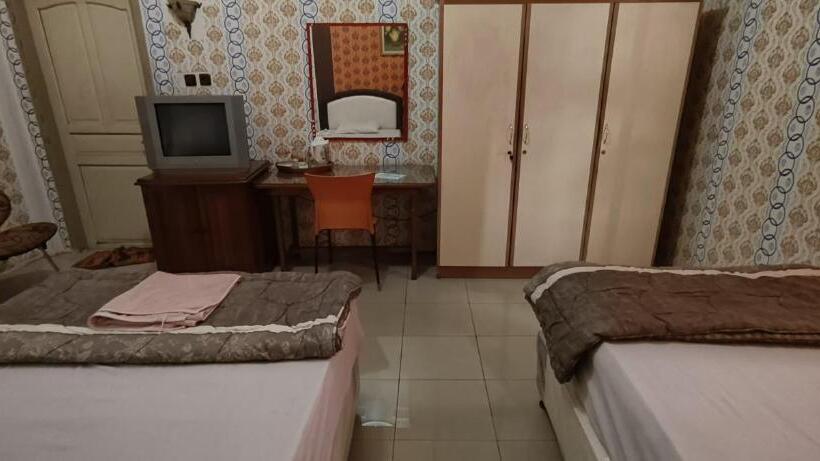 هتل Oyo 93123 Wisma Hamalau Syariah