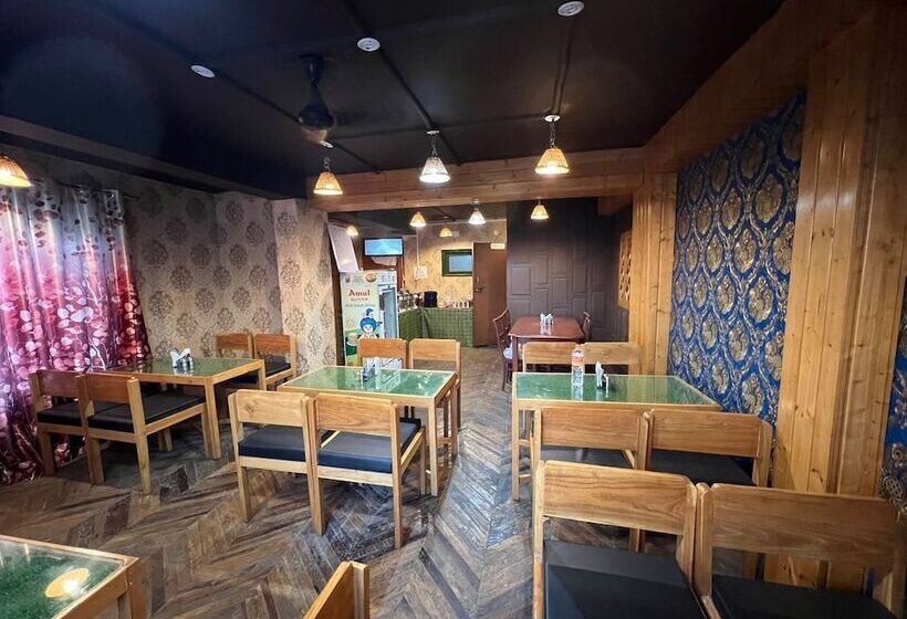 בית מלון כפרי Budshah Residency, Srinagar