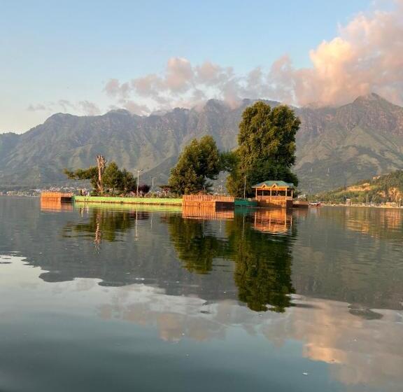 هتل Houseboat Bendmeer Heritage
