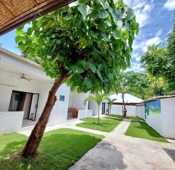 فندق Tiki Bantayan Cebu Tourist Inn Inc