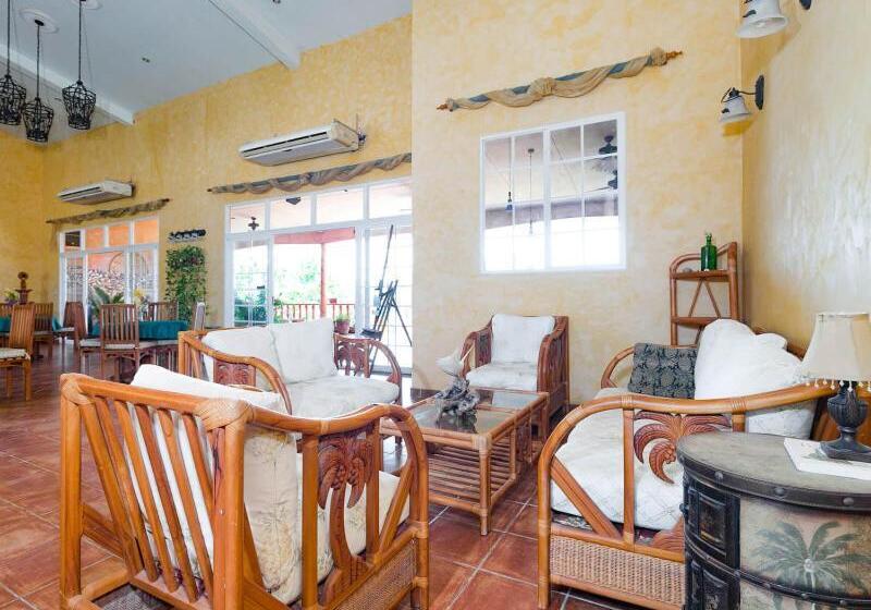 Отель Villas At Gone Fishing Panamá Resort