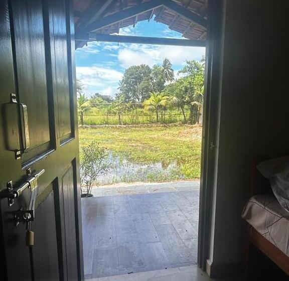 펜션 Comfy Cottages In Saligao