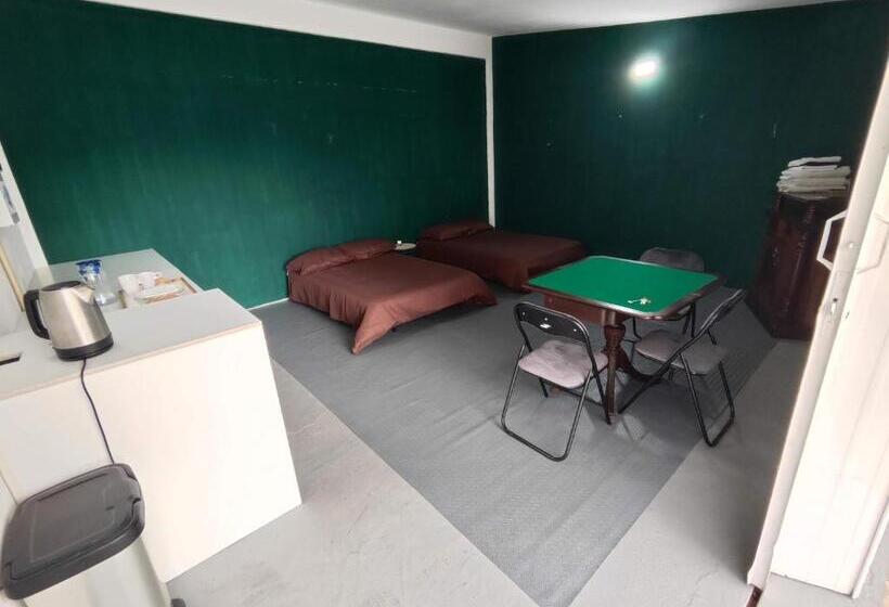 پانسیون Garage4me Pool Opcional