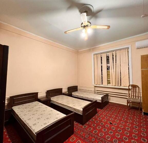 פנסיון Hello Hostel