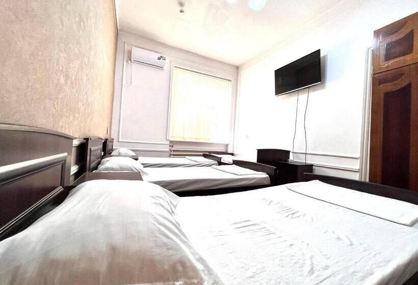 פנסיון Hello Hostel
