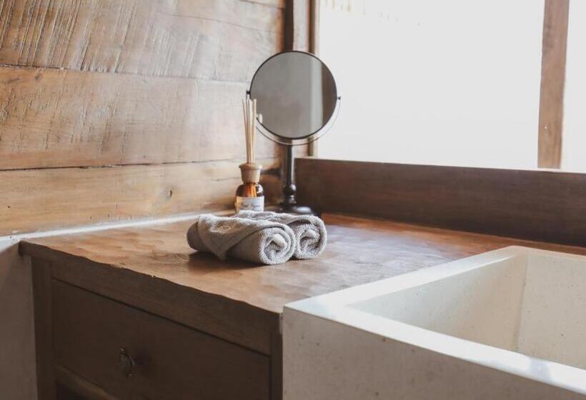 استراحتگاه Kalyana Villa Gili Air