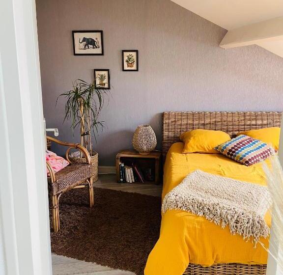 تختخواب و صبحانه Chambre Bohème Chez Rachel