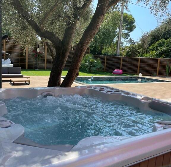 تختخواب و صبحانه Chambre D Hôtes   Villa Pierredon