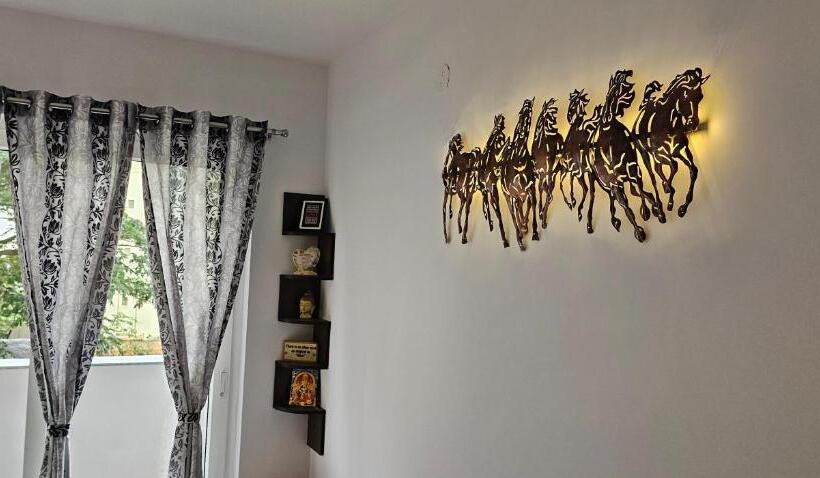 住宿加早餐  La Grandiose Luxury Serviced Apartments