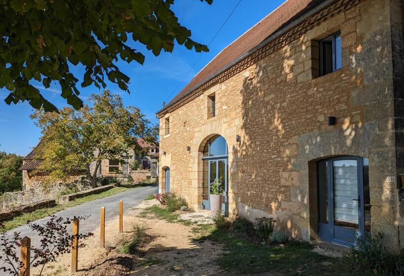 住宿加早餐  La Grange Symphorine, Chambre D Hôtes De Charme Située Entre La Vallée De La Dordogne Et La Vallée D