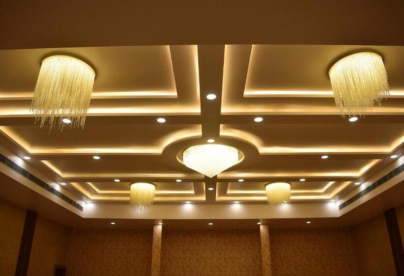 Отель Anticlock Suites & Resorts