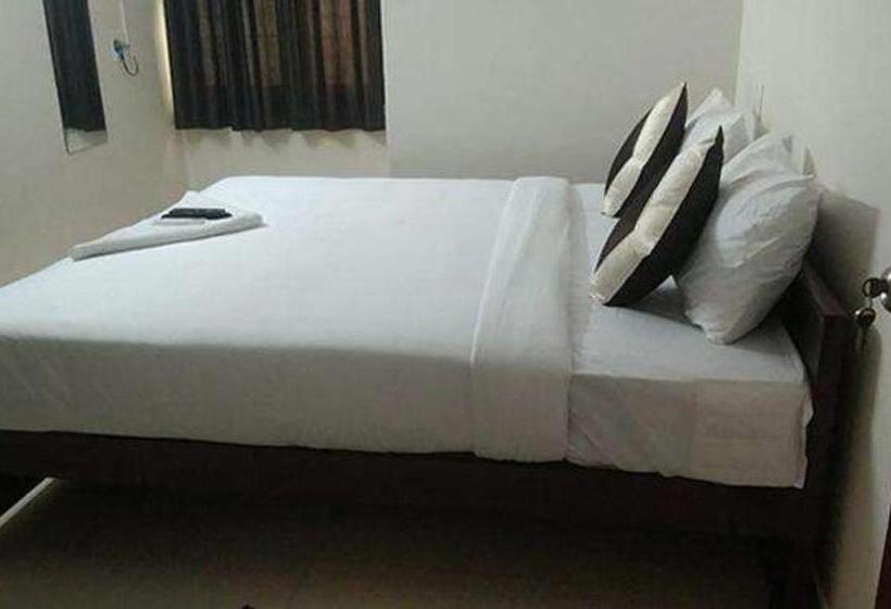 هتل Fabexpress Epic Residency   Nr Dlf It Park & Chennai Trade Center