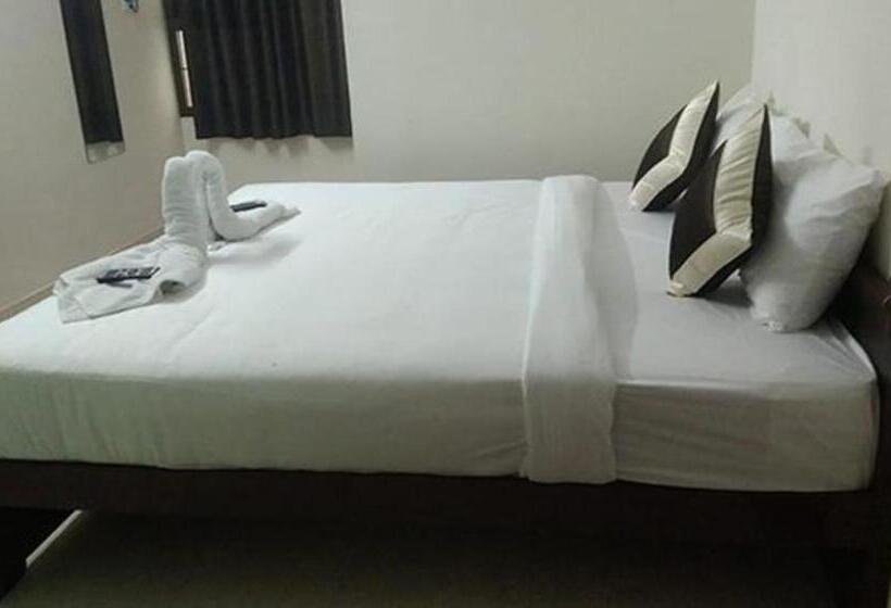 هتل Fabexpress Epic Residency   Nr Dlf It Park & Chennai Trade Center