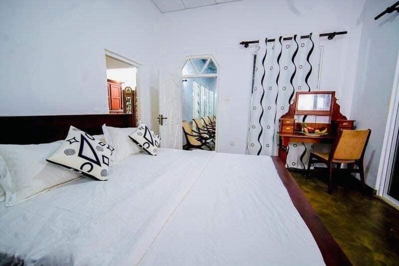 酒店 Lagoon Bay Negombo