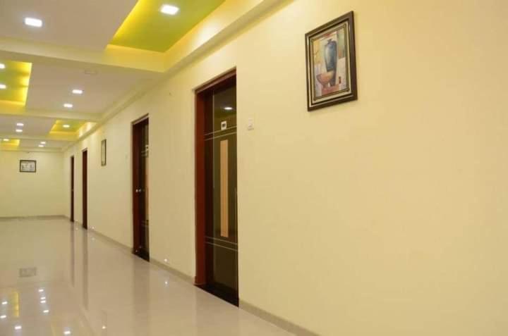 בית מלון כפרי Lonavala Inn