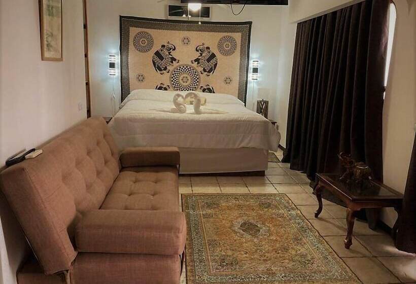 هتل Manuel Antonio Hostel