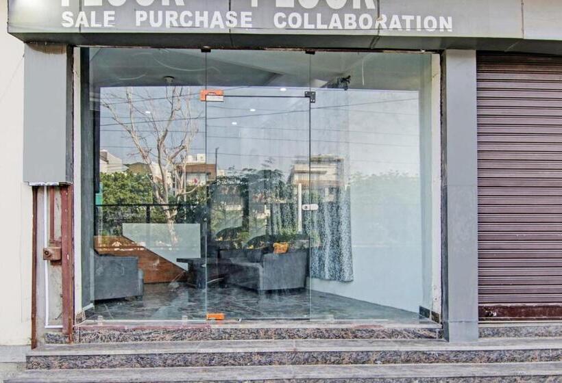 ホテル Oyo Flagship Rk Plaza