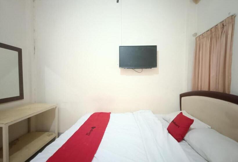 فندق Reddoorz Syariah Near Rumah Sakit Umum Wisata Uit
