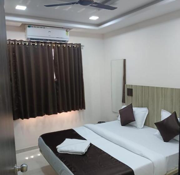 ホテル O Tripthi Lodging & Boarding