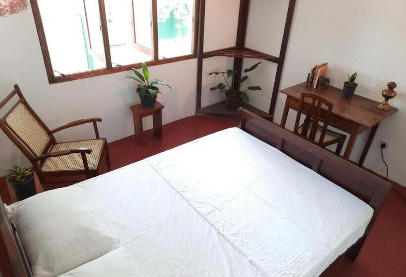 膳宿费 A/c Room In A Small House