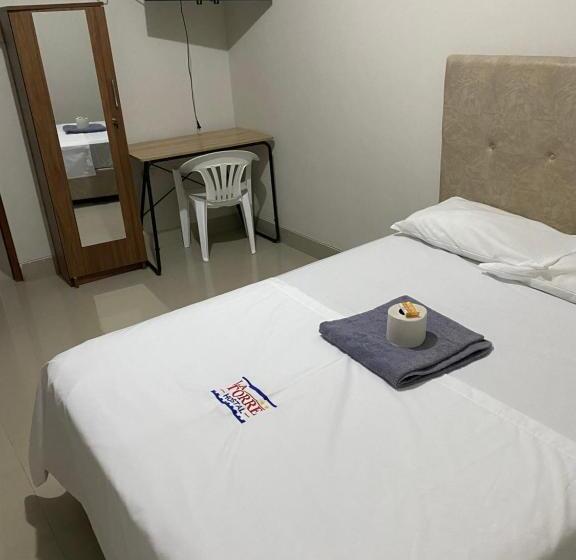پانسیون Latorre Hostal