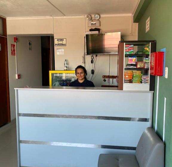پانسیون Latorre Hostal