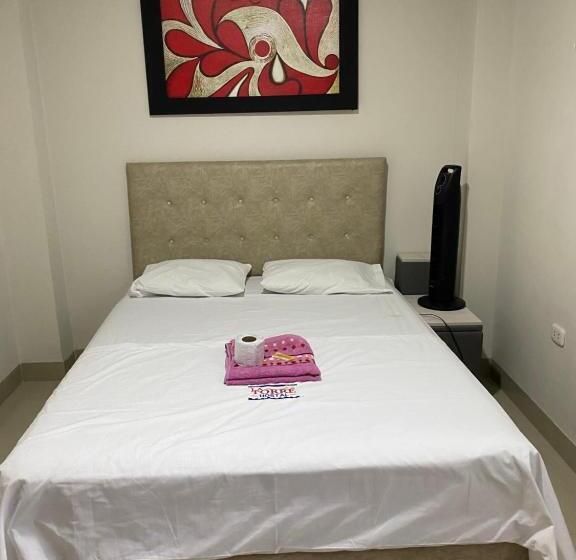 پانسیون Latorre Hostal