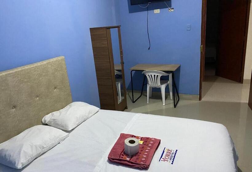 پانسیون Latorre Hostal
