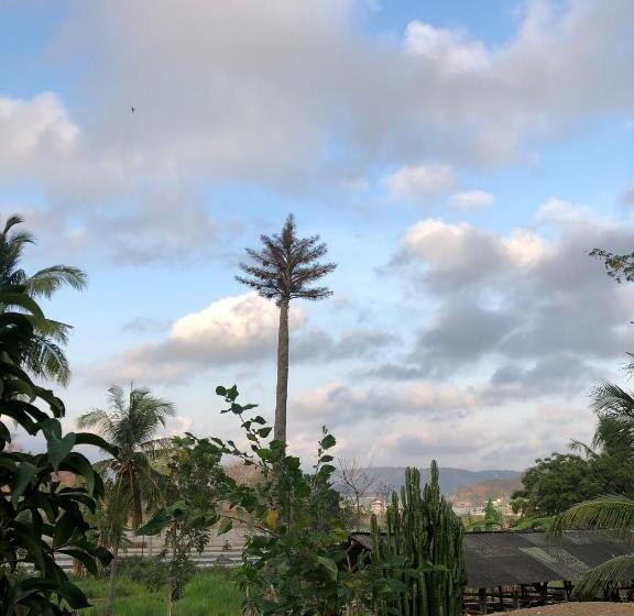 پانسیون Rara Guest House