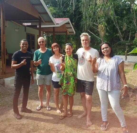 پانسیون Renata Cottages