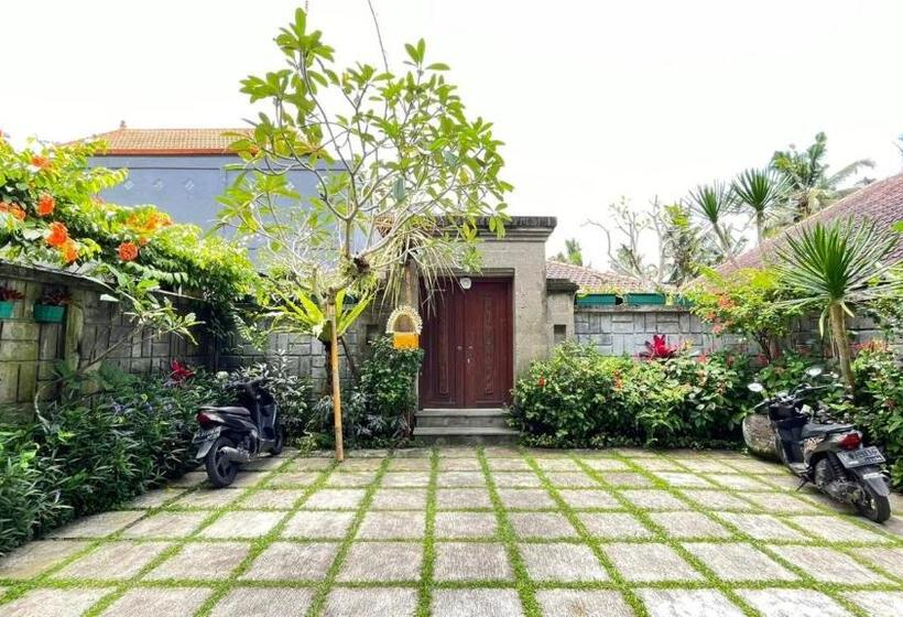Пансион Rumah Taman Kutuh