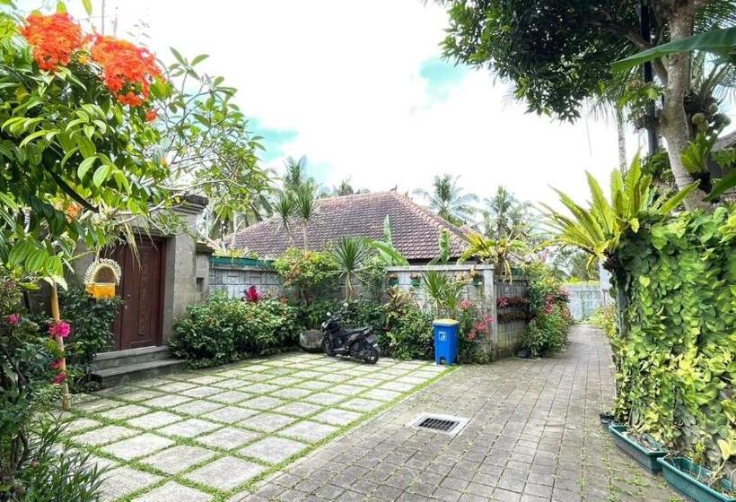 Пансион Rumah Taman Kutuh