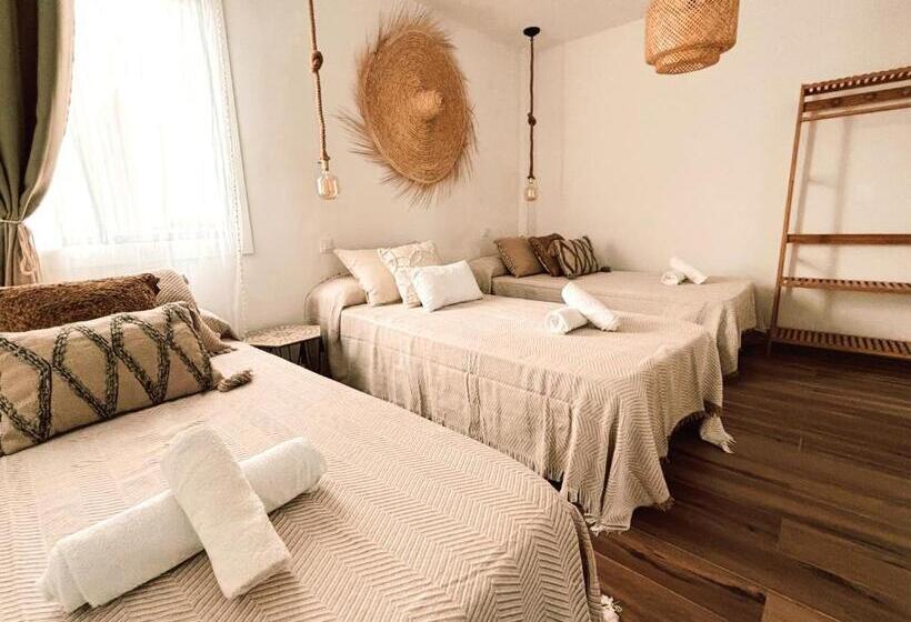 پانسیون Chakra House Fuerteventura   Affordable Rooms In A Cozy Guesthouse