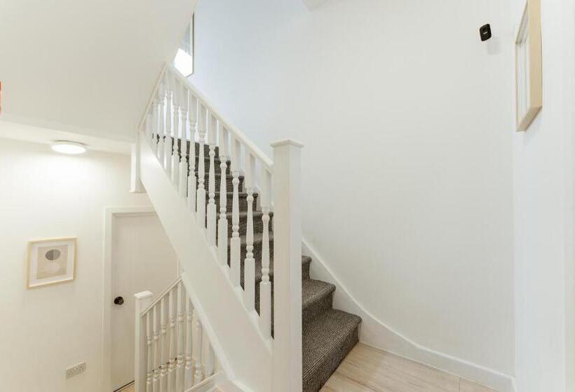 פנסיון The Finsbury Park Star Apartments