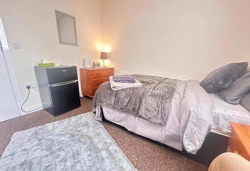 تختخواب و صبحانه Moor Park Apartments