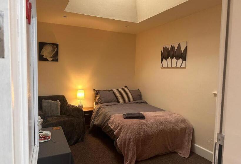 تختخواب و صبحانه Moor Park Apartments