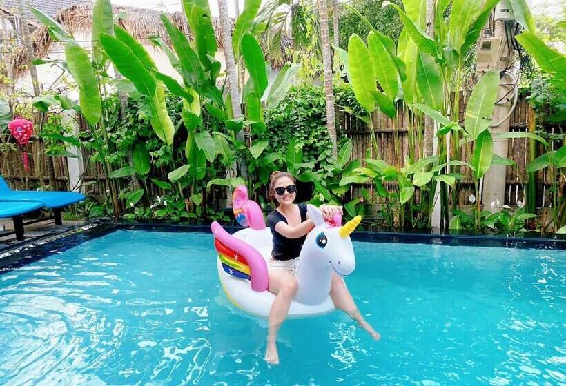 Cozy Beach Villa Hoi An