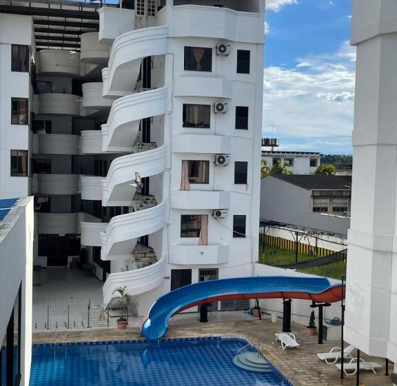 هتل Buenos Aires Club Inn