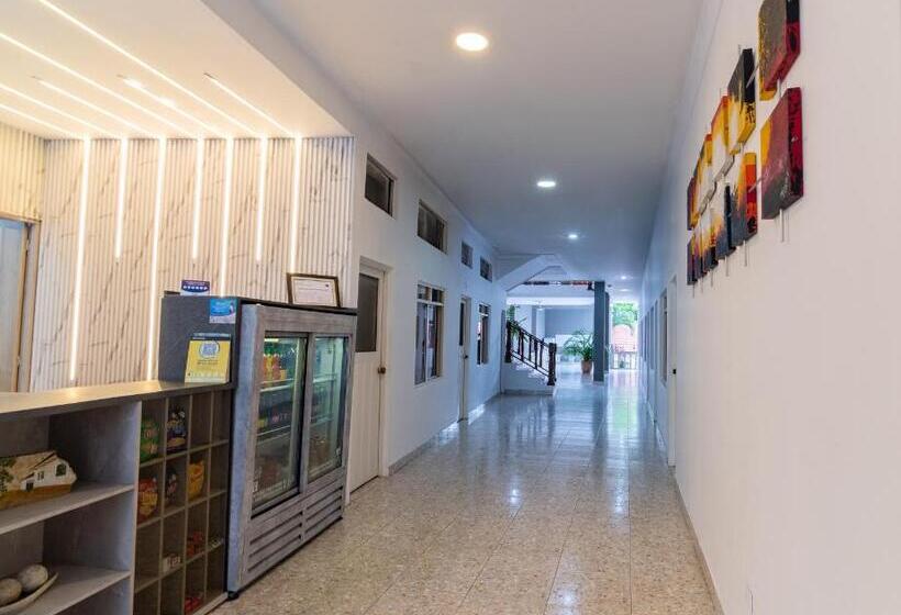 هتل Montanar Home