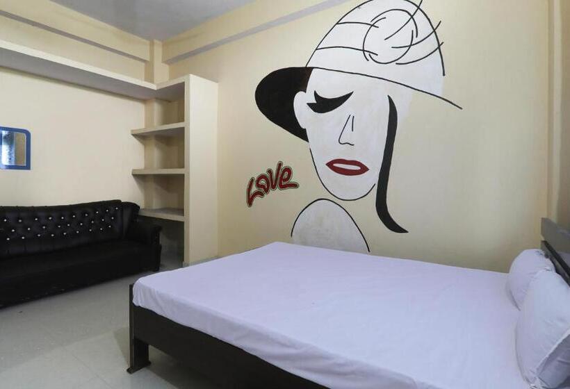Отель Spot On Om Guest House