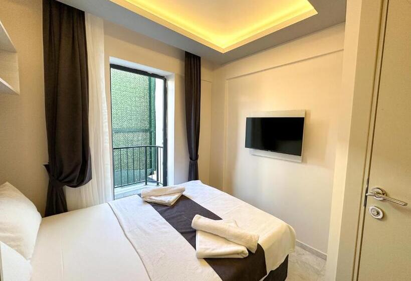 Marina Lora Butik Otel