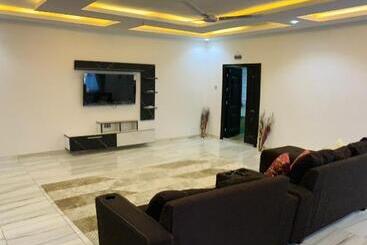 پانسیون Apple Royal Apartment