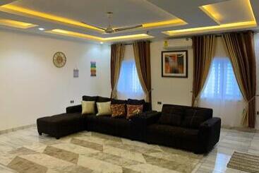 پانسیون Apple Royal Apartments