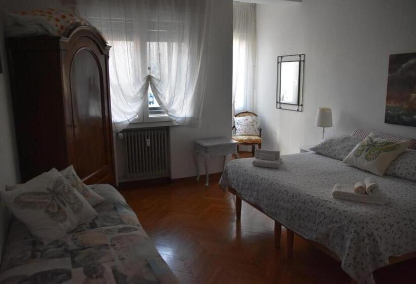 پانسیون Residenza Delle Farfalle Tripla Con Bagno Privato E Matrimoniale Con Bagno Condiviso