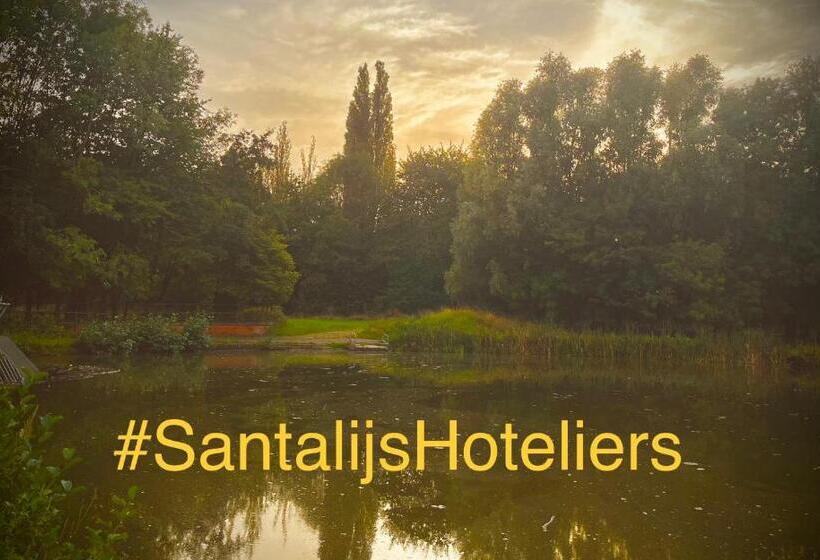 پانسیون Sanhoteliers Room 4 Free Parking, Shared Bathroom